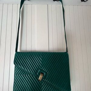 Elegant Green Quilted Shoulder Bag